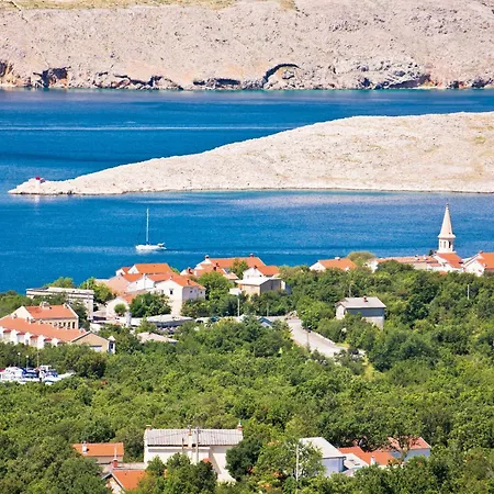 In Crikvenica 42250 *