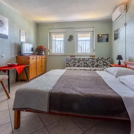 In Crikvenica 42250 茨里克韦尼察