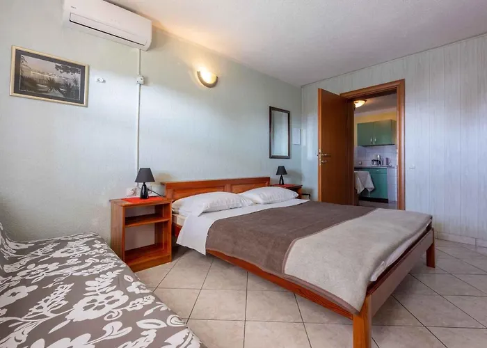 Apartamento In 42250 Crikvenica